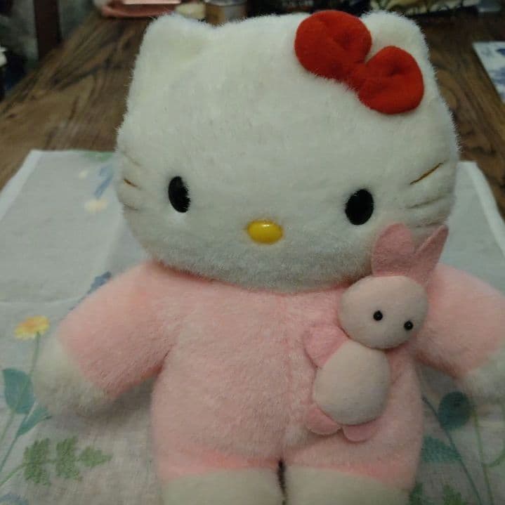 希少　ハローキティ うさぎ着ぐるみ レトロ サンリオ ハローキティ うさぎ 着ぐるみ ぬいぐるみ レトロ - メルカリ