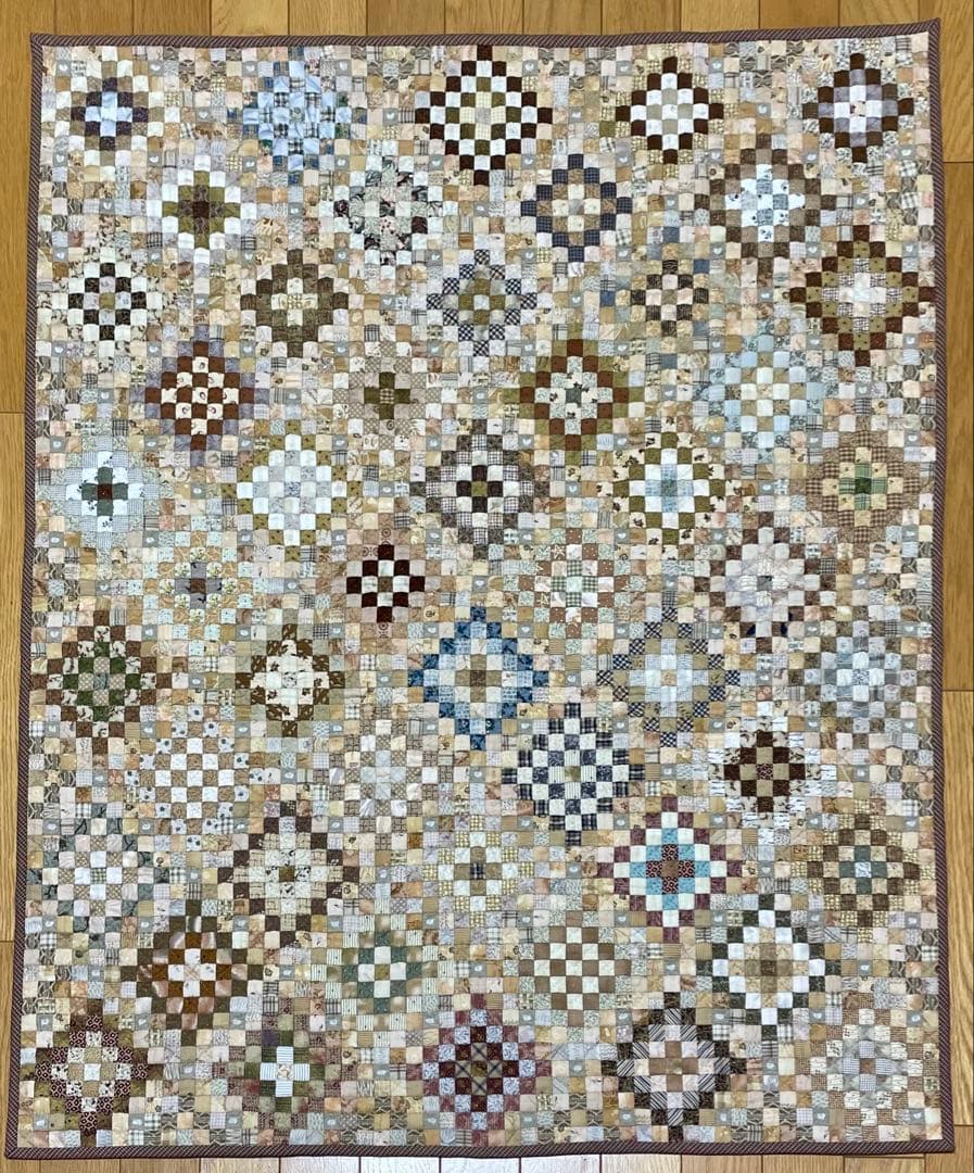 パッチワークキルト　タペストリー　アラウンド・ザ・ワールド アラウンドザワールド | パッチワークキルト教室&ショップ「ドリームテテ」