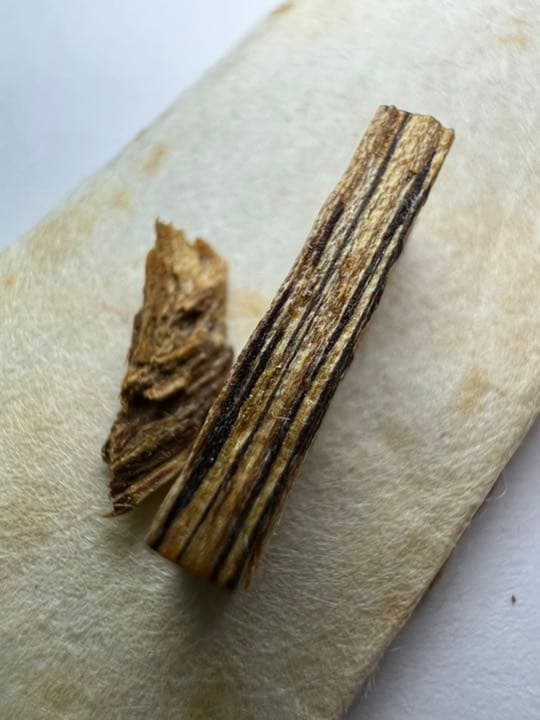 古渡命銘木 百八十種名香　伽羅　銘【龍頭】0.195g 香木/お香/沈香/伽羅