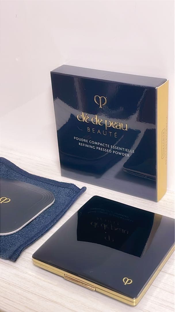 クレドポーボーテ プードルコンパクトエサンシエルn 美品 プードルコンパクトエサンシエルn（エレガントスリム） - フェイス