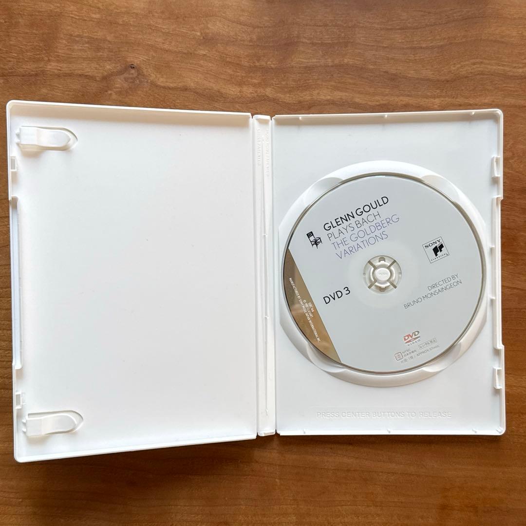グレン・グールド・プレイズ・バッハ～ブリュノ・モンサンジョン監督三部作（3BD）