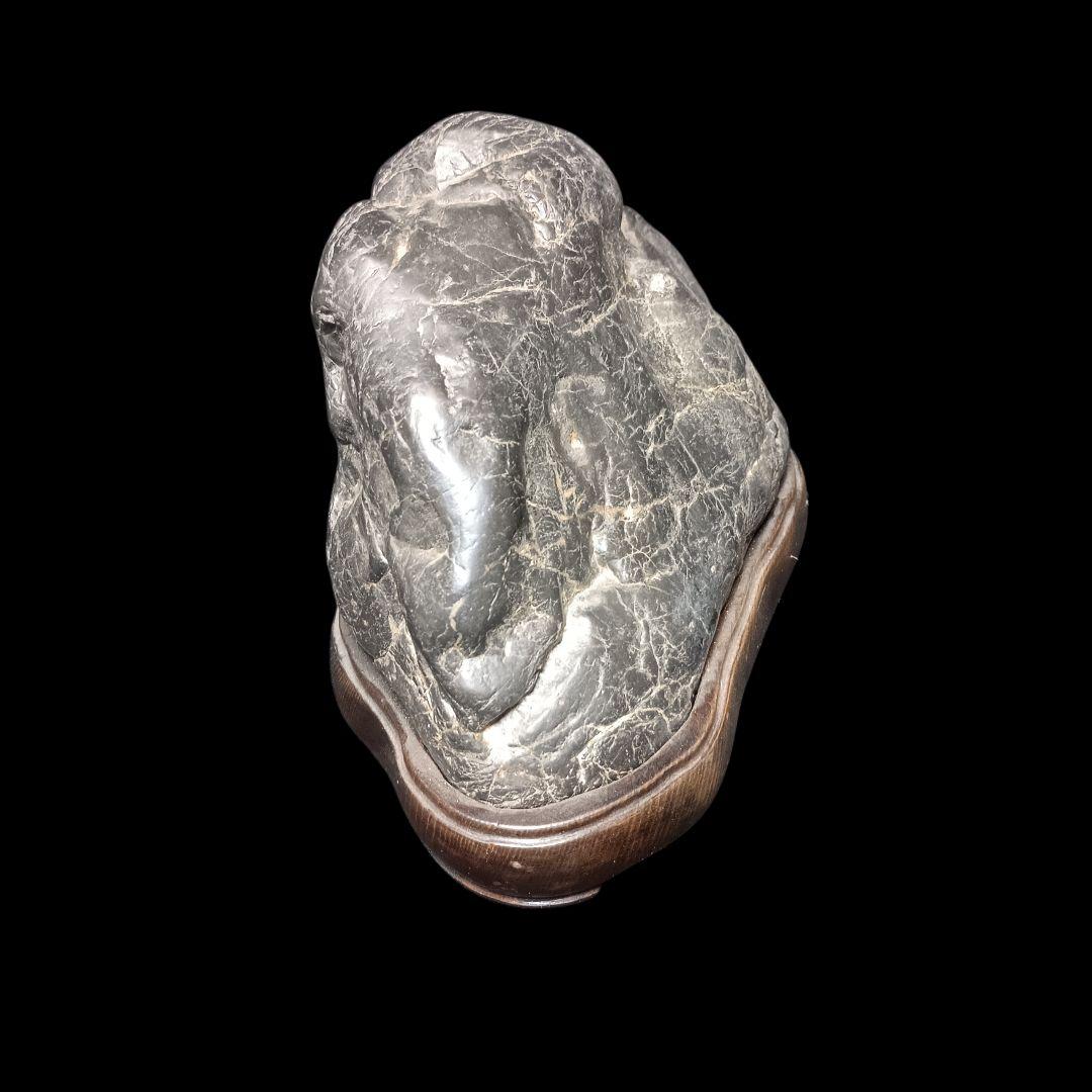 神居古潭石 自然石 水石 鑑賞石 木製台座付き 4.6㎏ - メルカリ