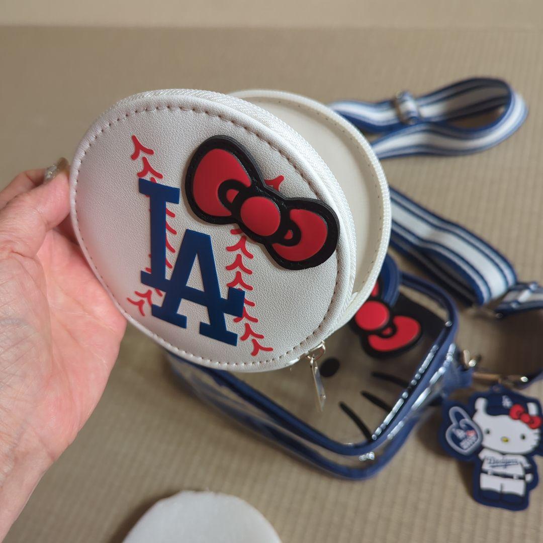 値下げしました！ドジャース ハローキティ クロスボディバッグ 8/5