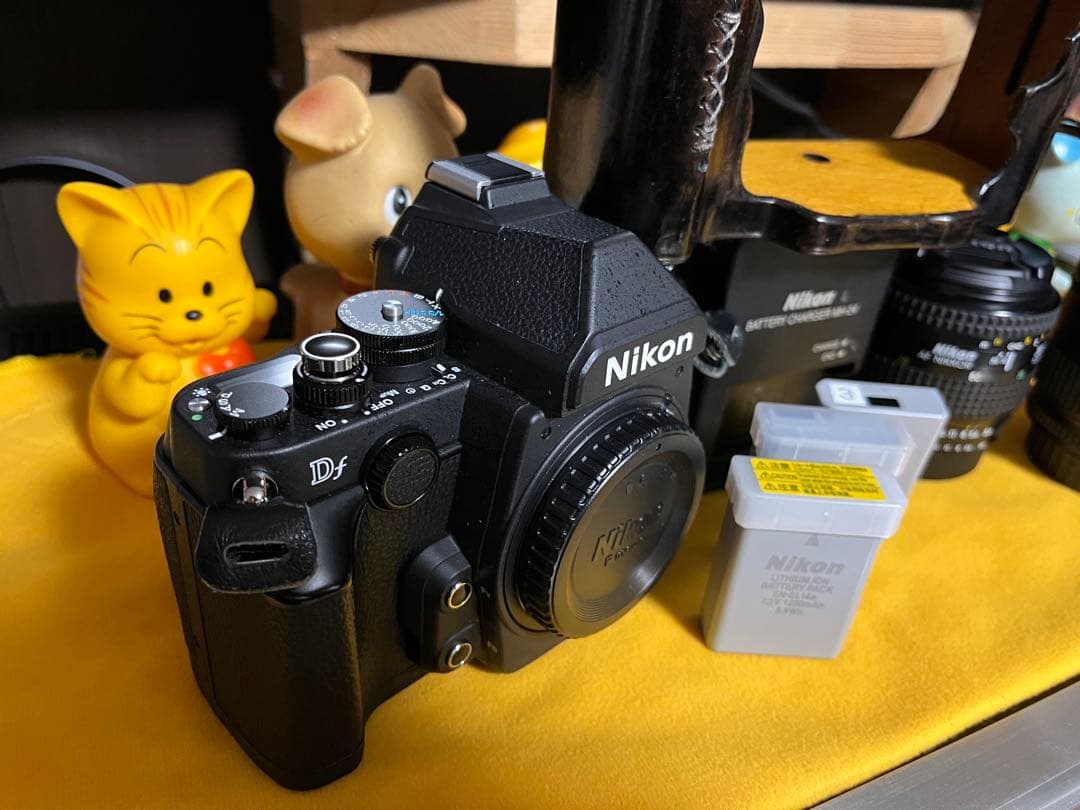 Nikon Df デジタル一眼レフカメラ ショット数4300回前後バッテリー3