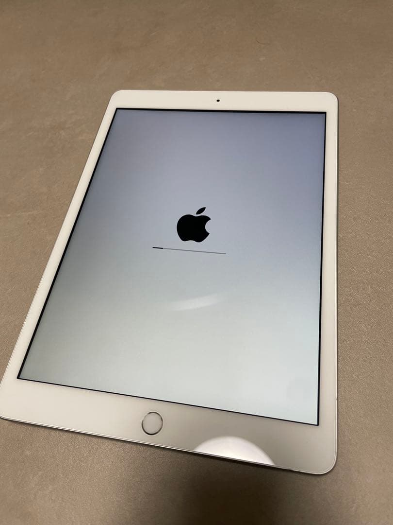 【美品】Apple iPad 第七世代　32GB Apple iPad 10.2インチ 第7世代 Wi-Fi+Cellular 32GB 2019年秋モデル