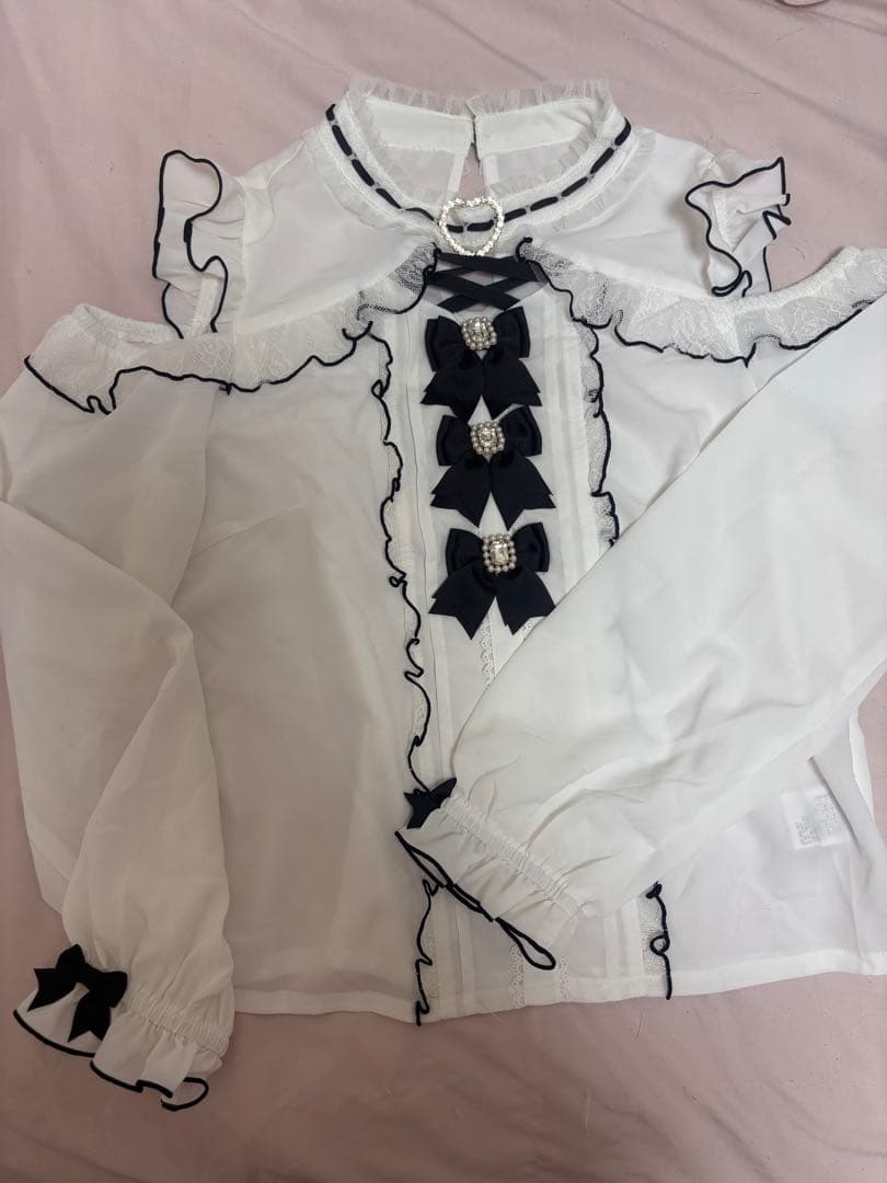 リズリサ 3つリボンハートチョーカーブラウス ブラック - メルカリ