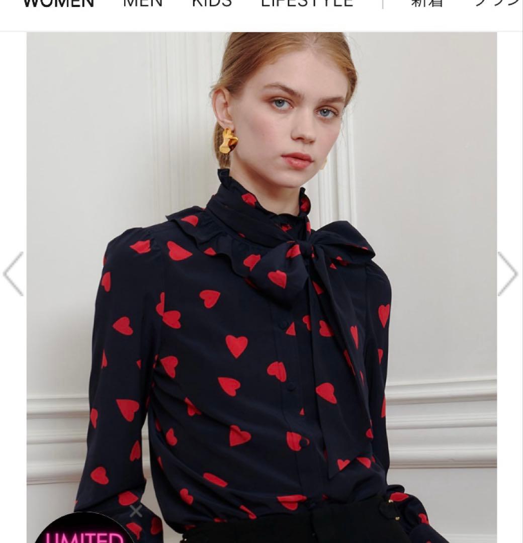 【LOULOU WILLOUGHBY】デシンハートプリントボウタイブラウス WEB限定【LOULOU WILLOUGHBY】デシンハートプリントボウタイブラウス