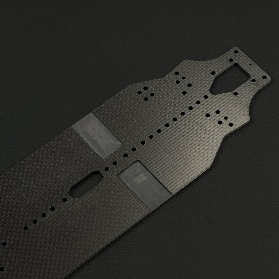 特注品 ヨコモ BD-11 専用設計 2.2mm 厚 カーボンシャー m2127