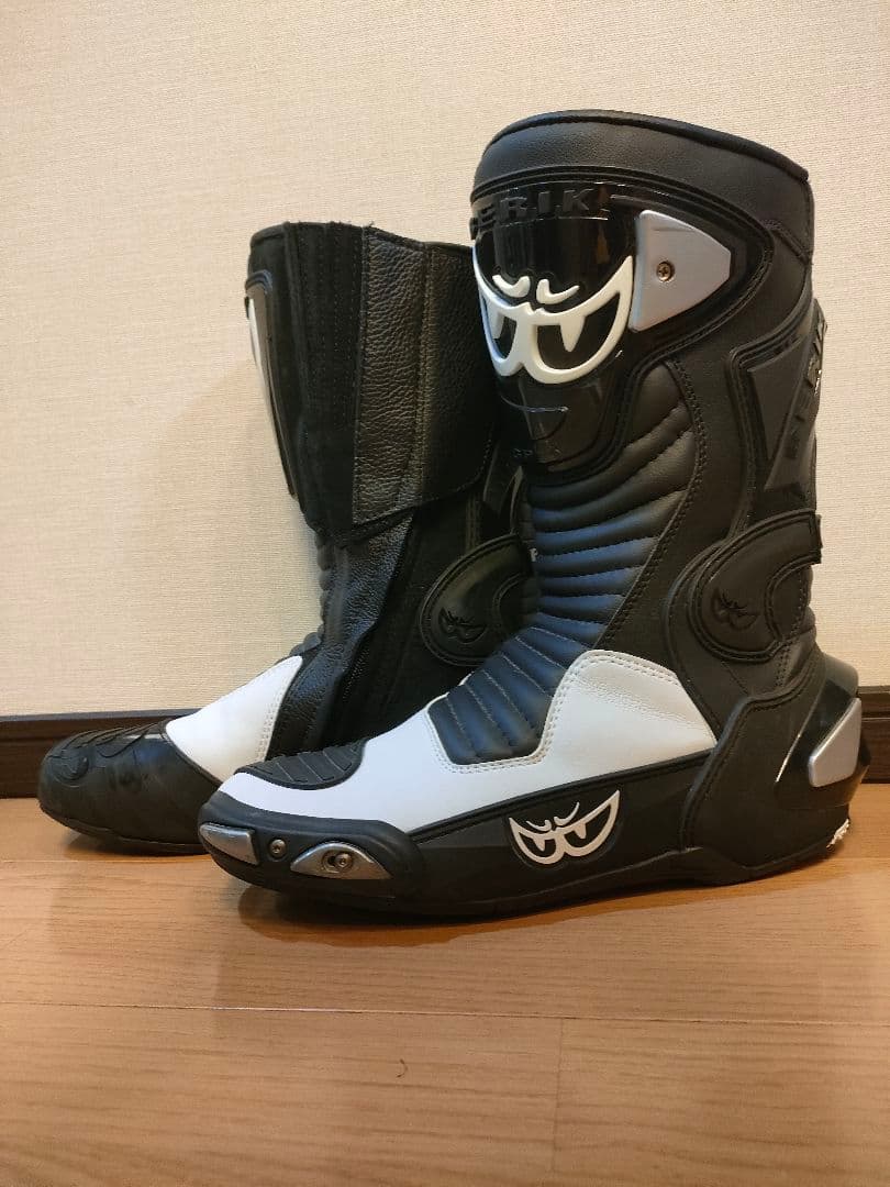 BERIK レーシングブーツ 30cm サイズ46 ベリック - メルカリ