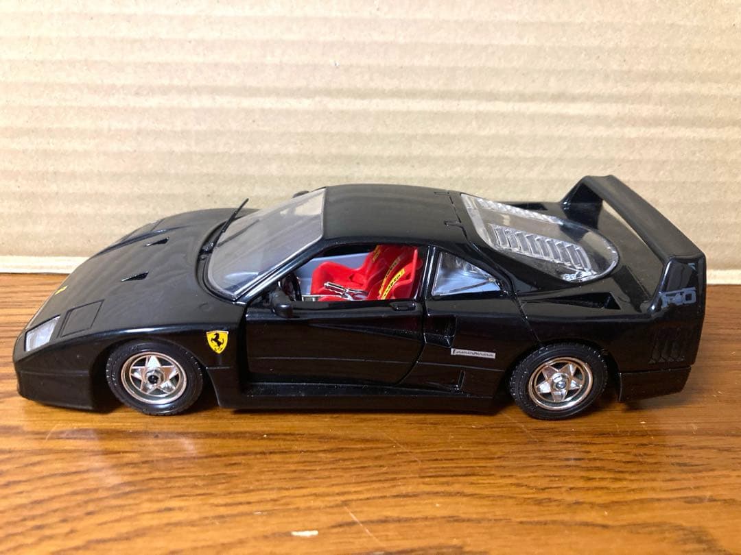 イタリア製 ブラゴ フェラーリ Ferrari F40 1/24 ミニカー ブラーゴ 1/24スケール「フェラーリ/F40」（レッド）Race & Play
