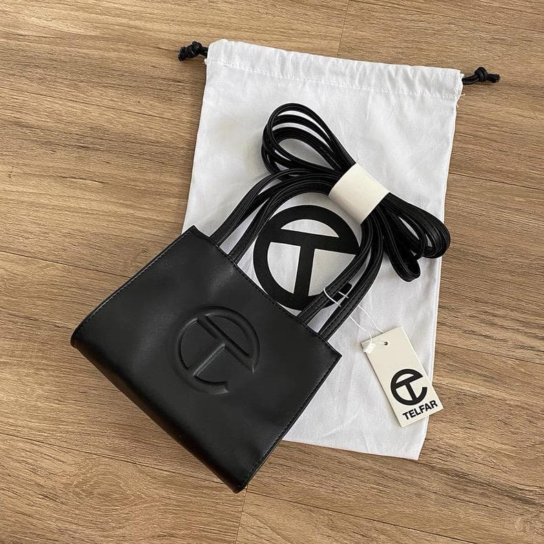 Telfar 黒 ショルダーバッグ 保存袋付きの通販はau PAY マーケット