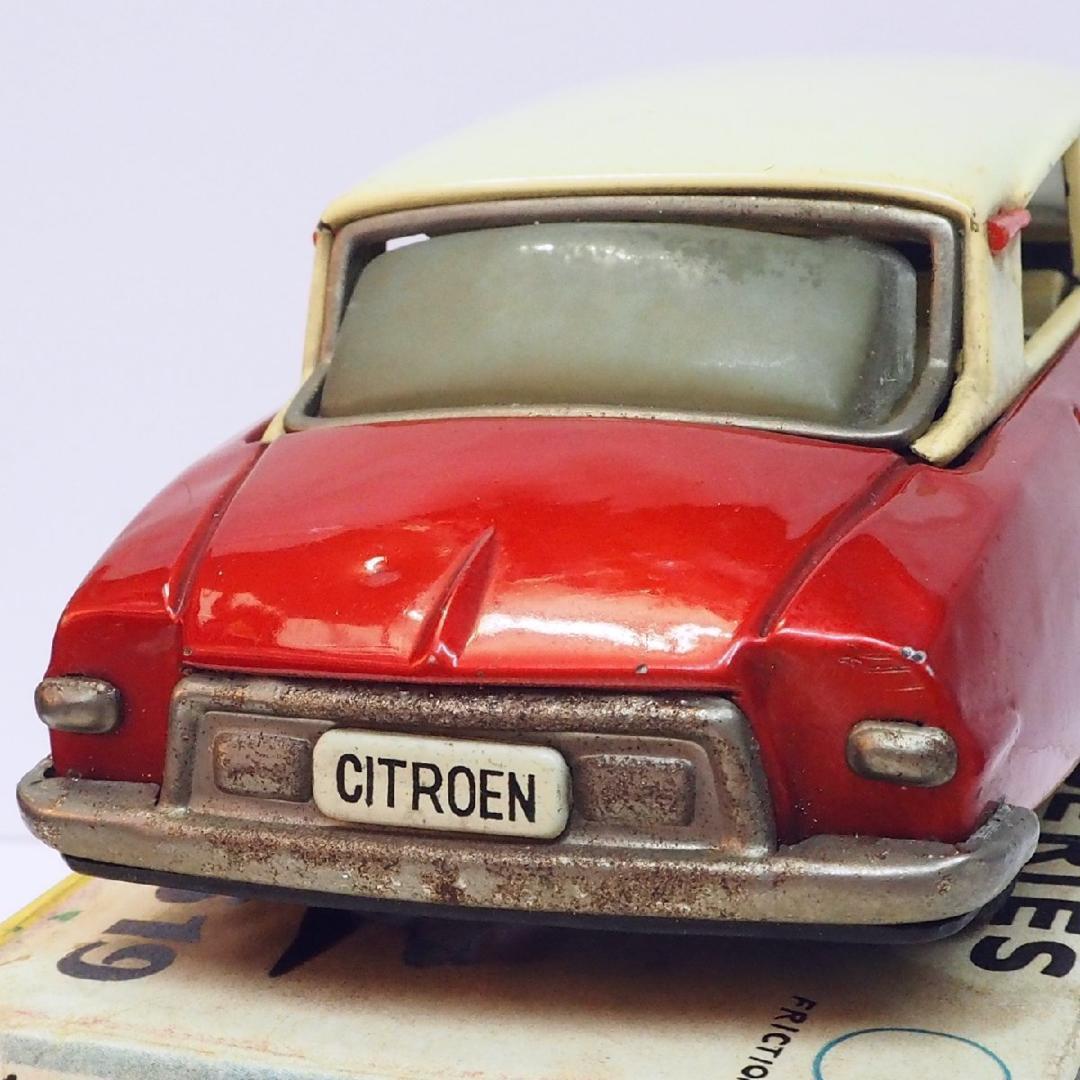 萬代屋【シトロエンDS19赤レッド】ブリキ tin toy car【箱はコピー