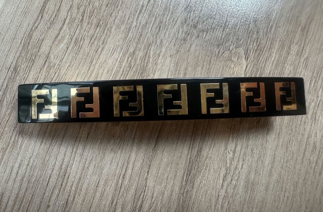 【新品•未使用】フェンディ（FENDI）バレッタ 楽天市場】FENDI フェンディ バレッタ ヘアクリップ ヘアアクセサリー