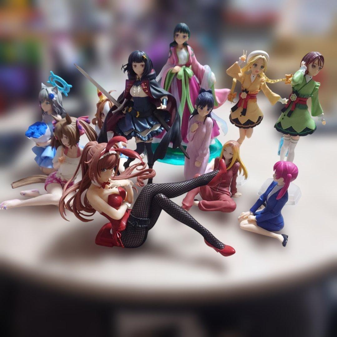 アニメキャラクターフィギュア 11体セット - メルカリ