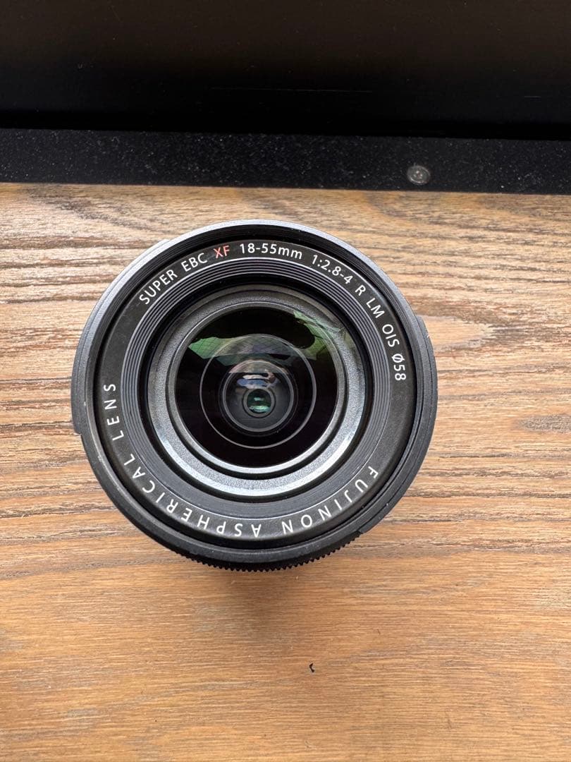 XF 18-55mm f/2.8-4 R LM OIS ズームレンズ