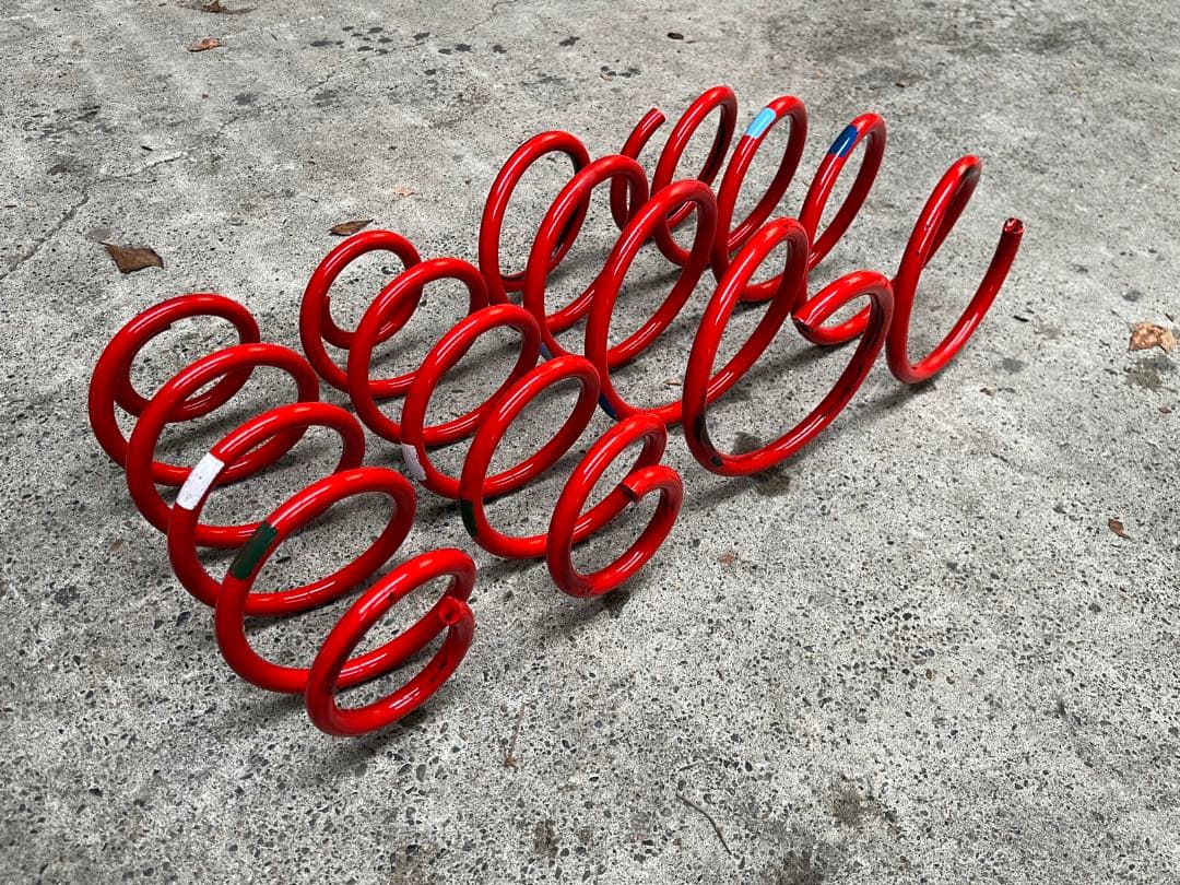 プリウスα G's ジーズ 純正サスペンションスプリング - パーツ新品