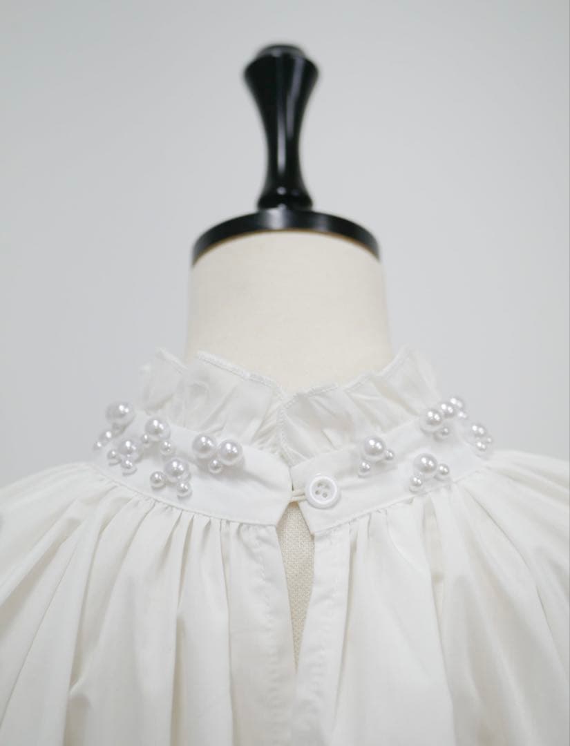 Parum様専用】2点おまとめ買いネックパールデザインフリルブラウス