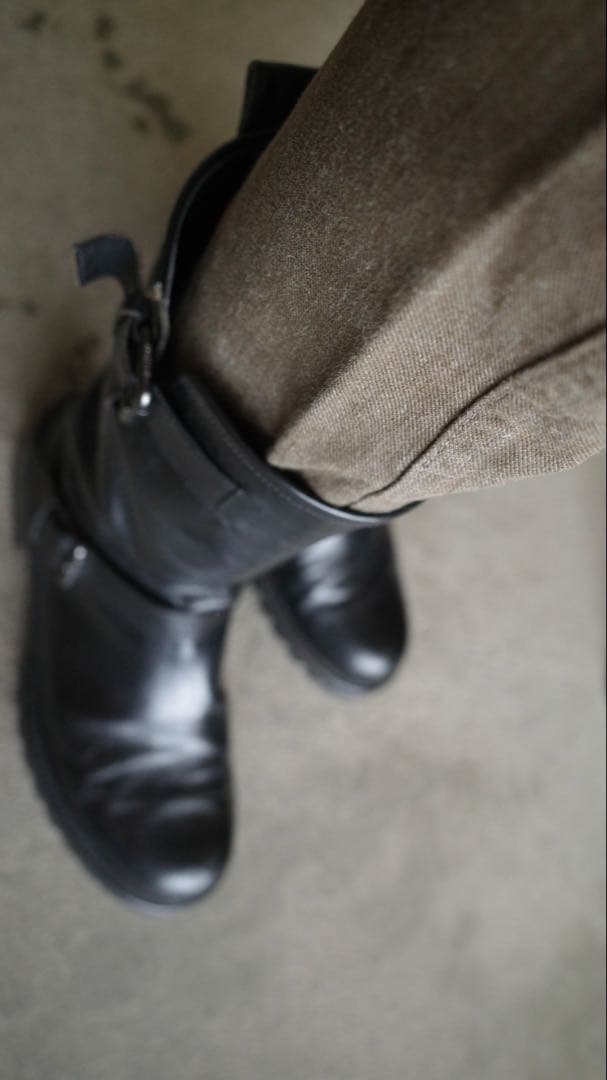 FENDI 黒 レザー エンジニアブーツ バックル付き - メルカリ