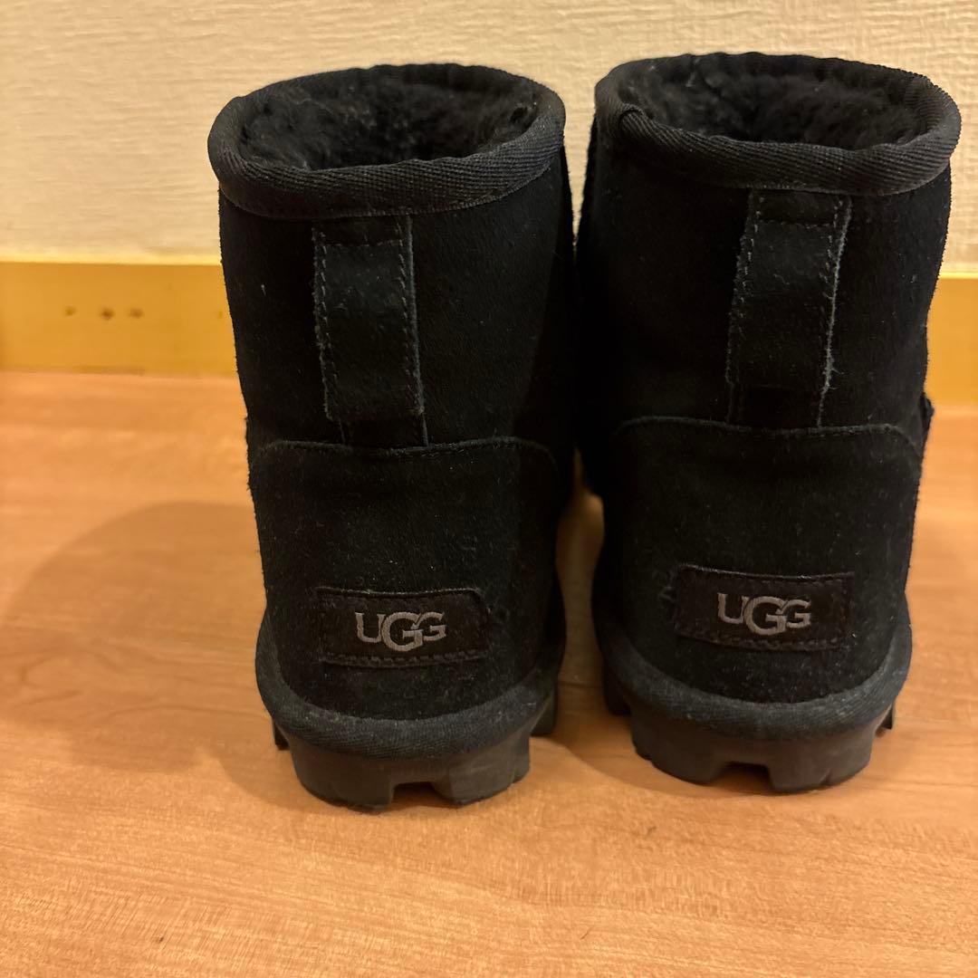 UGG ブラック ムートンブーツ　23センチ UGG Australia（アグオーストラリア） 「UGG」 ムートンブーツ 23cm
