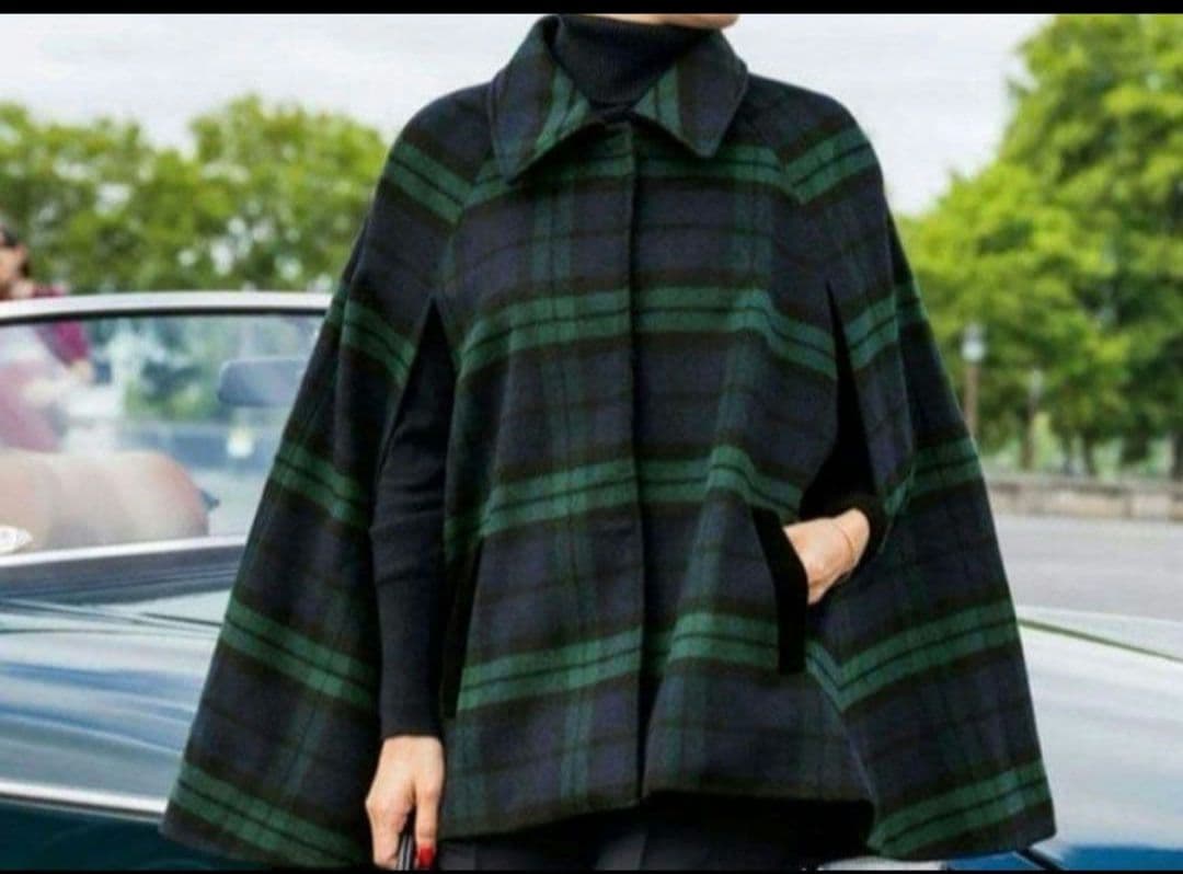 ジェンヌ グリーンネイビーチェックポンチョ M