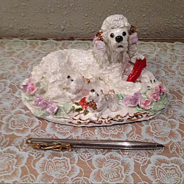 プードルの置物 imgrc0099061895.jpg