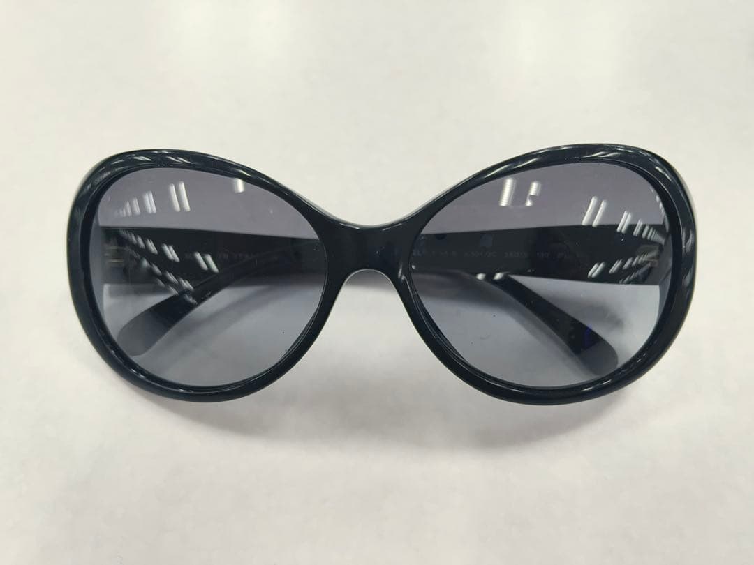 CHANEL サングラス　スタイリスト辻直子さん スタイリスト・辻直子さんが語る「空気感を作り上げること」 ソロ