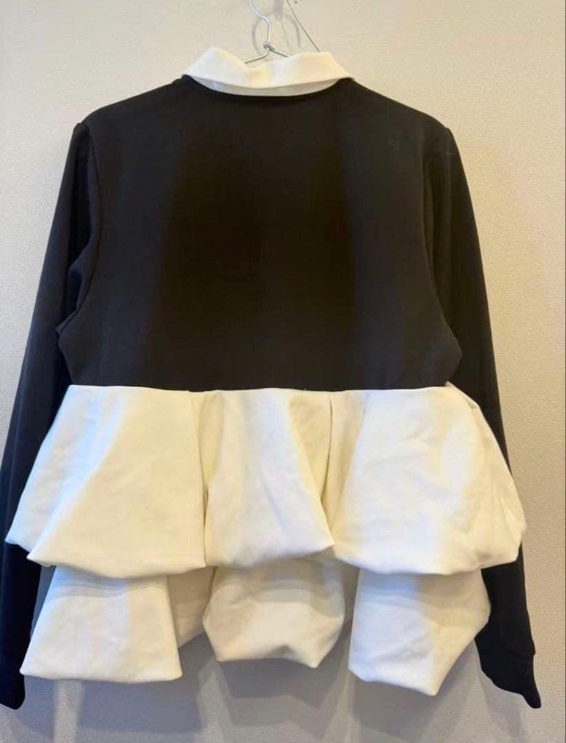 THE TOE Hydra Peplum tops M - メルカリ