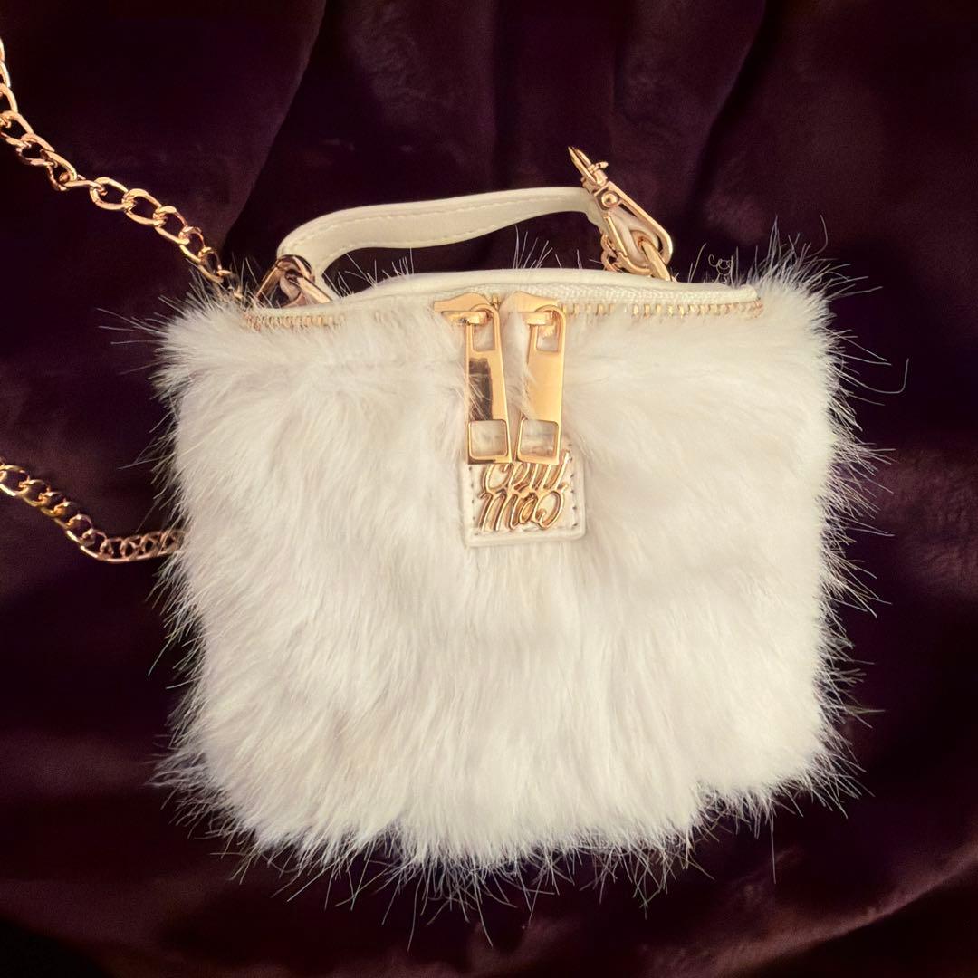 新品未使用】cherimi ノベルティ ファーバッグ ホワイト♡ - メルカリ