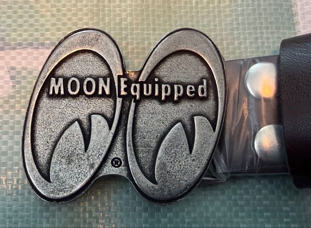MOONEYES ムーンアイズ 金属製 バックル & ベルト 超レア MOONEYES トラベル ラゲッジ ベルト