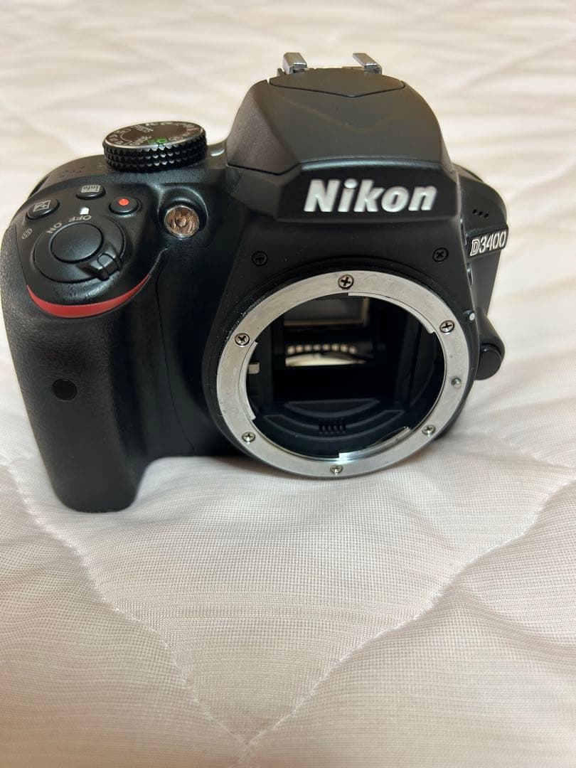 Nikon D3400 デジタル一眼レフカメラ ショット数1675回