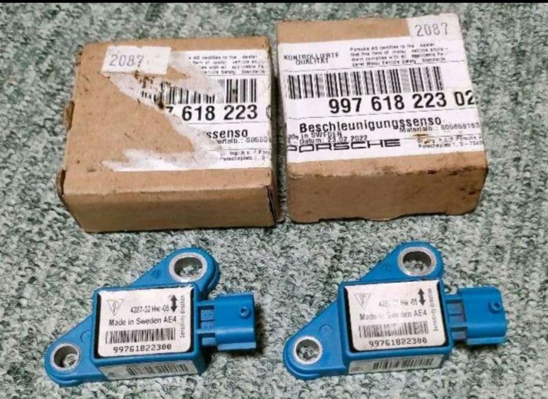 Porsche type 997エアバッグセンサー 997 618 223 02 Porsche Acceleration Sensor Genuine Porsche 997 618 223 02 997-618