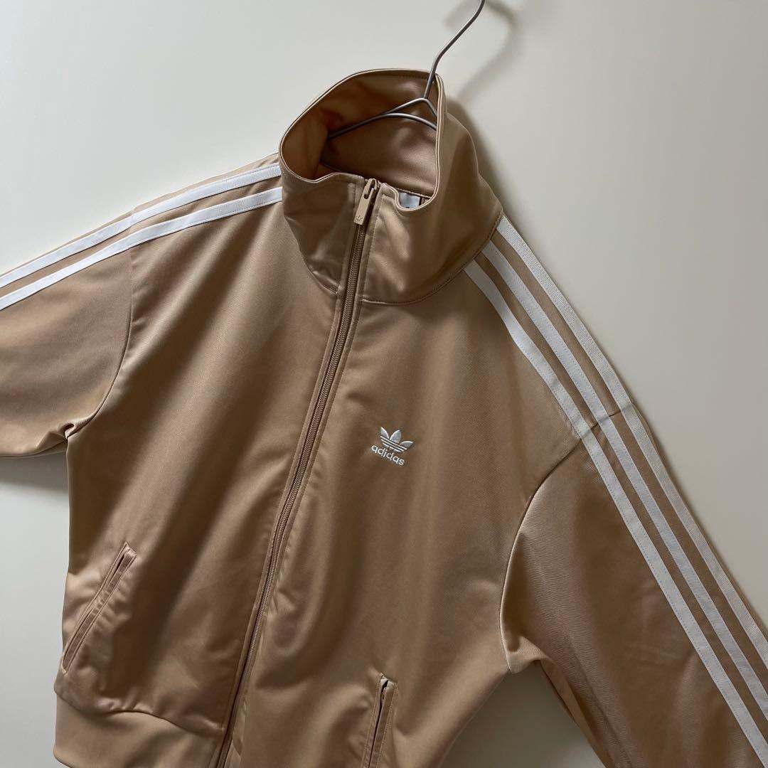 新品M】アディダス刺繍トラックジャケット古着ジャージトップ ベージュ