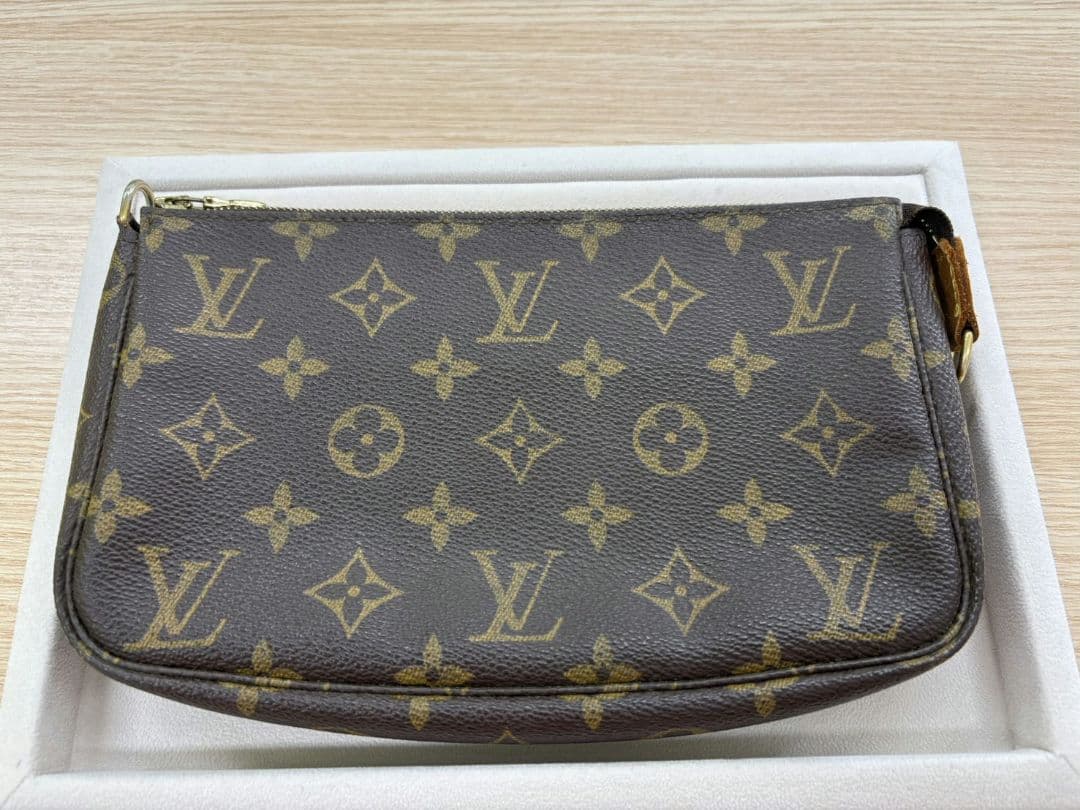 LOUIS VUITTON モノグラム アクセソワール ルイ・ヴィトン LOUIS VUITTON ミュルティ・ポシェット・アクセ