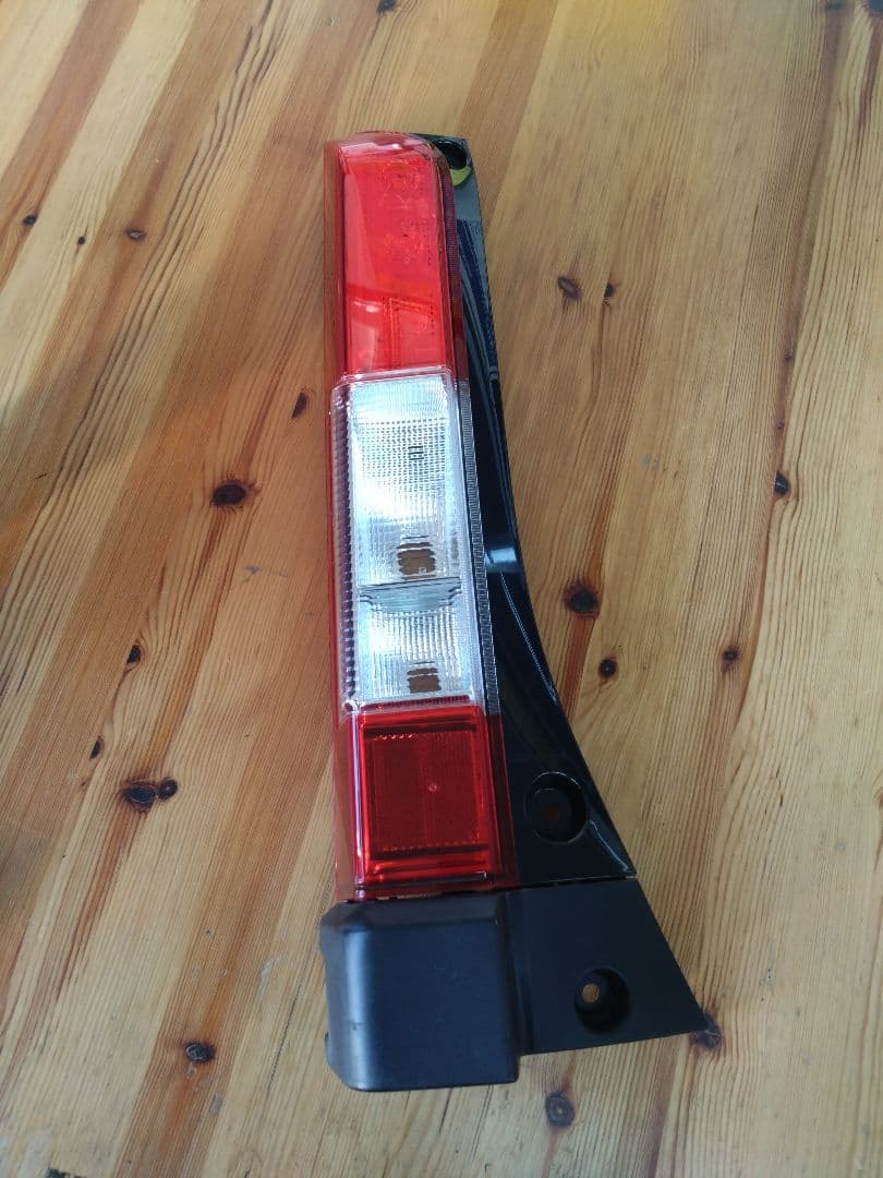 N-VAN Nバン NVAN左テールランプ テールライト点灯確認済み YOURS 爆買 ○N-VAN 専用 ブレーキ 全灯化 キット テール LED 4灯化