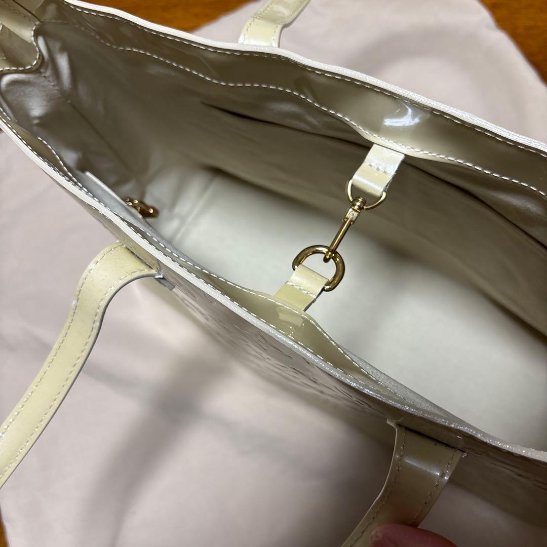 アイボリー ルイヴィトン ヴェルニ ウィルシャーMM トートバッグ