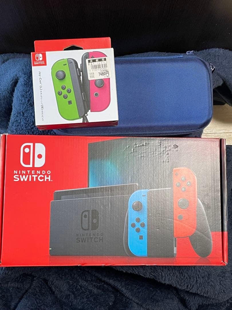 Nintendo Switch 本体＋左右ジョイコン＋本体ケースセット Nintendo Switch 本体 + ジョイコンセット+周辺機器、ケースなど