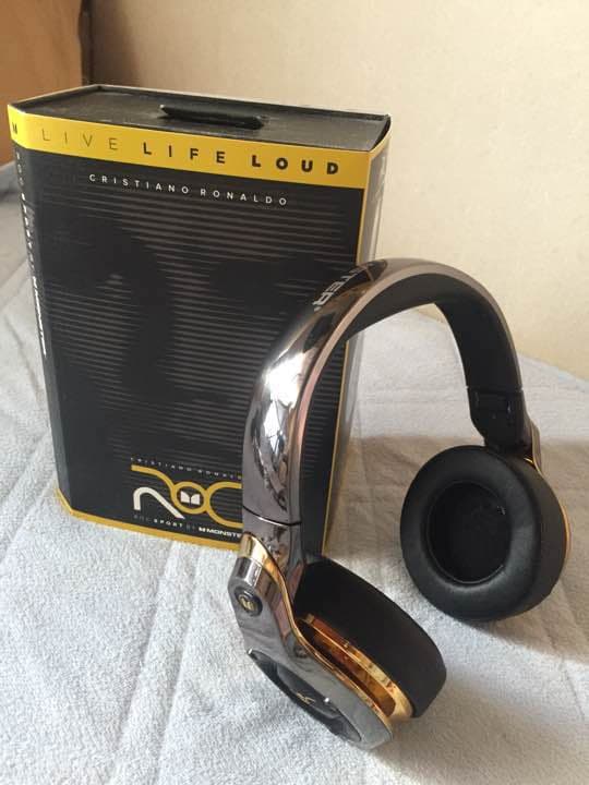 【モンスター社:オーバーイヤーヘッドホン】クリスティアーノ・ロナウド監修 モンスター社:オーバーイヤーヘッドホン】クリスティアーノ・ロナウド