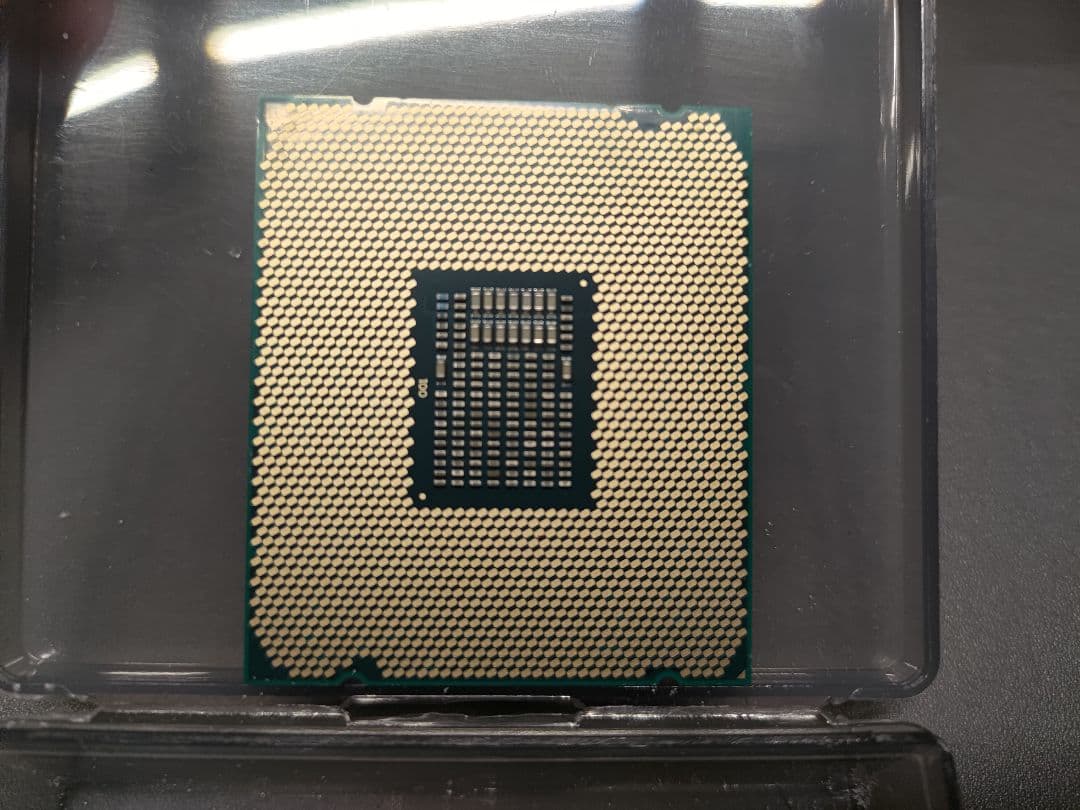 CPU Intel Core i9-9980XE 3.00GHz CPU