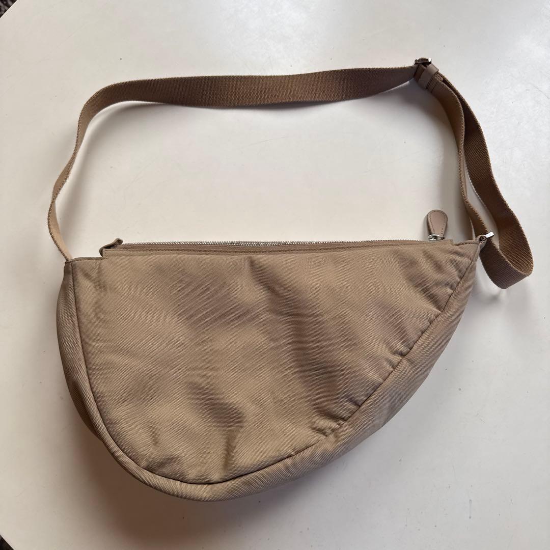 m*】様 The Row Slouchy Banana Bag バナナバッグ ラージ Slouchy Banana バッグ レザー ブラック – The Row