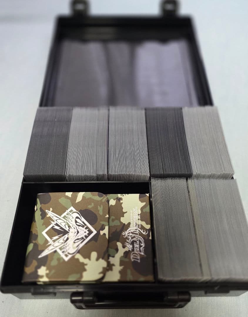 46％ OFF中】デュエマ引退 デッキまとめ売り / スリーブ＆ケース付き