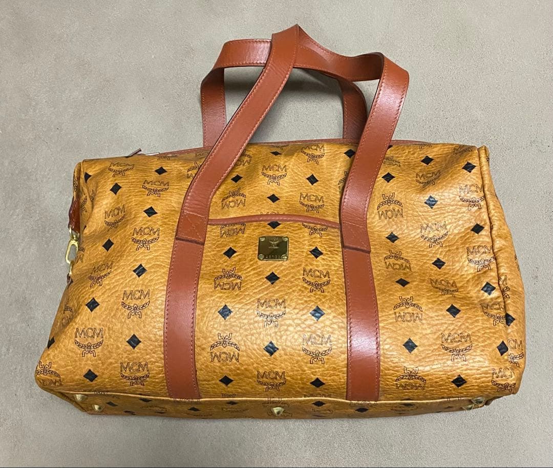 MCM ロゴプリント ブラウン ボストンバッグの通販はau PAY マーケット