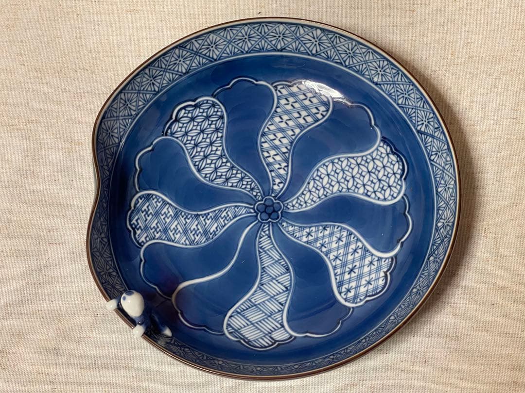 芸術院会員 文化勲章受賞 二代浅蔵五十吉 松の図ぐい呑 M57浅蔵五十吉