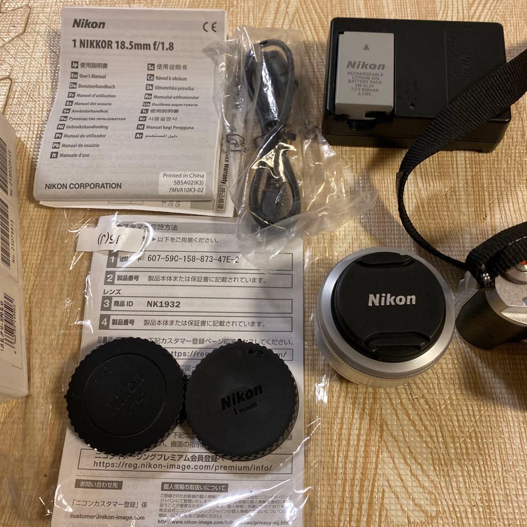 Nikon1 J5ダブルレンズ◆10-30/f3.5-5.6◆18.5/f1.8