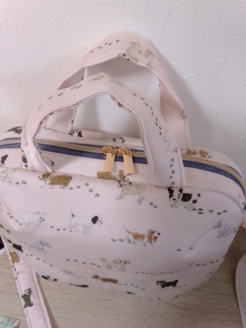 ふっくら食パンみたいなボストンバッグ フランシュリッペ犬の行進