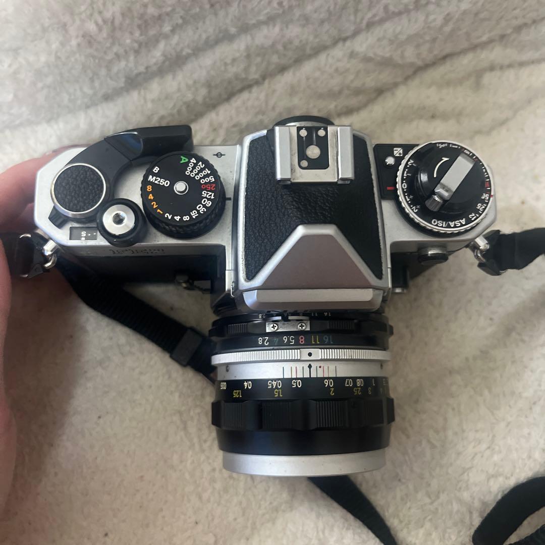 Nikon FE2 一眼レフカメラ NIKKOR 50mmレンズ付き - メルカリ