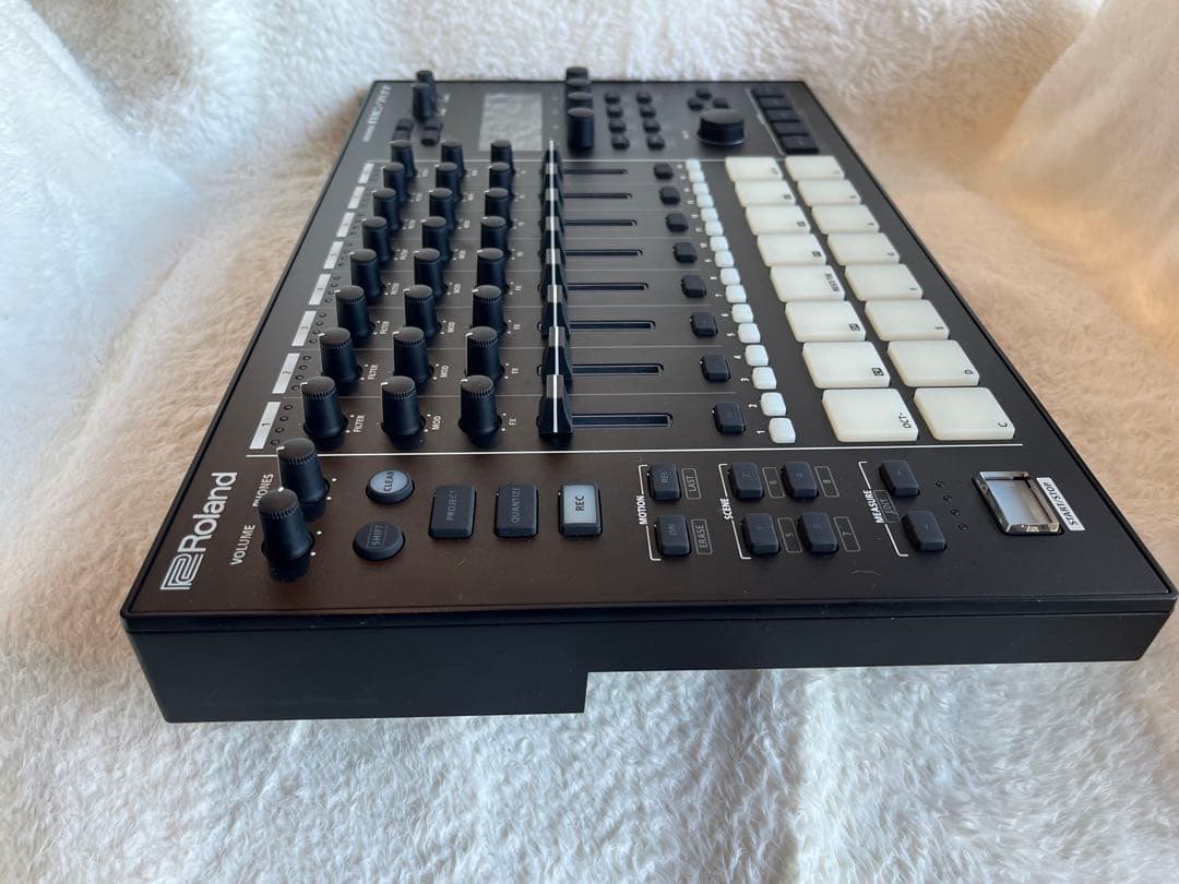 美品】Roland MC-707 GROOVEBOX (Ver.1.82) - メルカリ