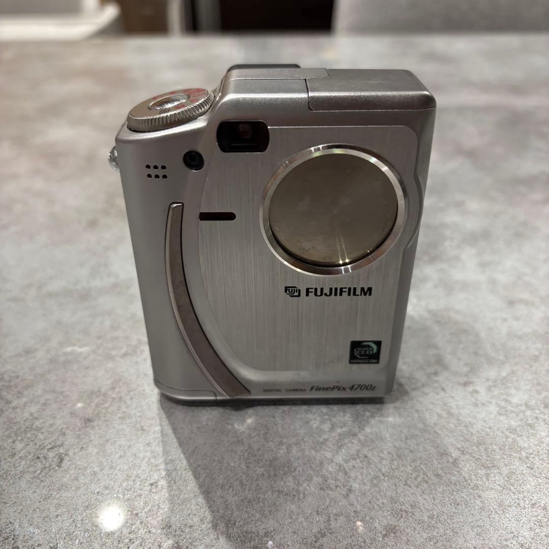 動作品 FUJIFILM 4700Z FinePix デジタルカメラ 乾電池駆動 - メルカリ