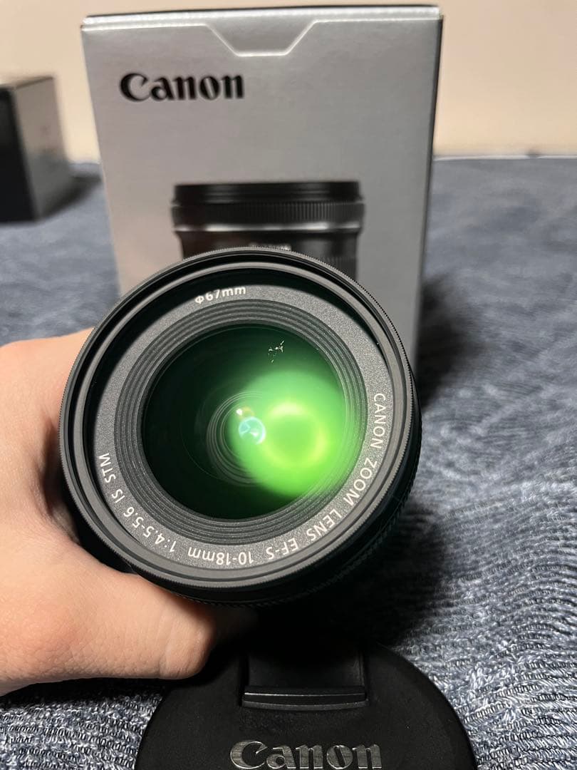 Canon EFS 10-18mm f4.5-5.6 IS STMレンズ