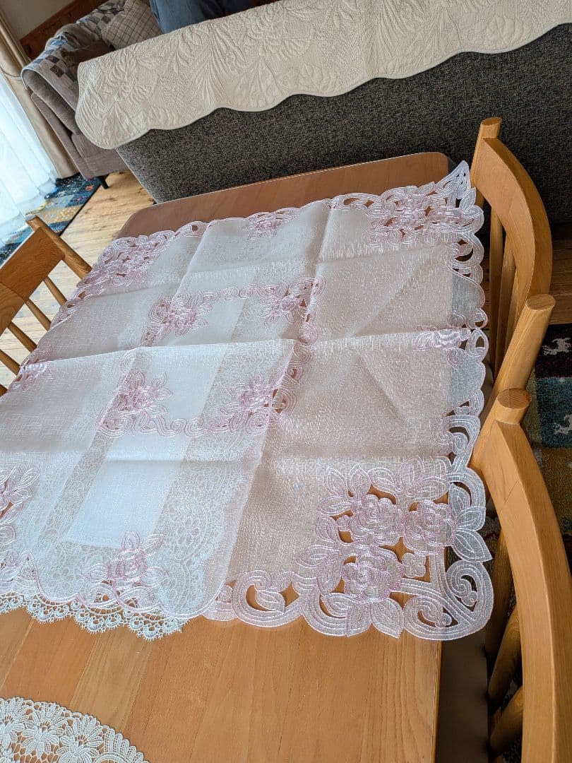 近沢レースホワイトピンク花柄刺繍テーブルクロス - メルカリ