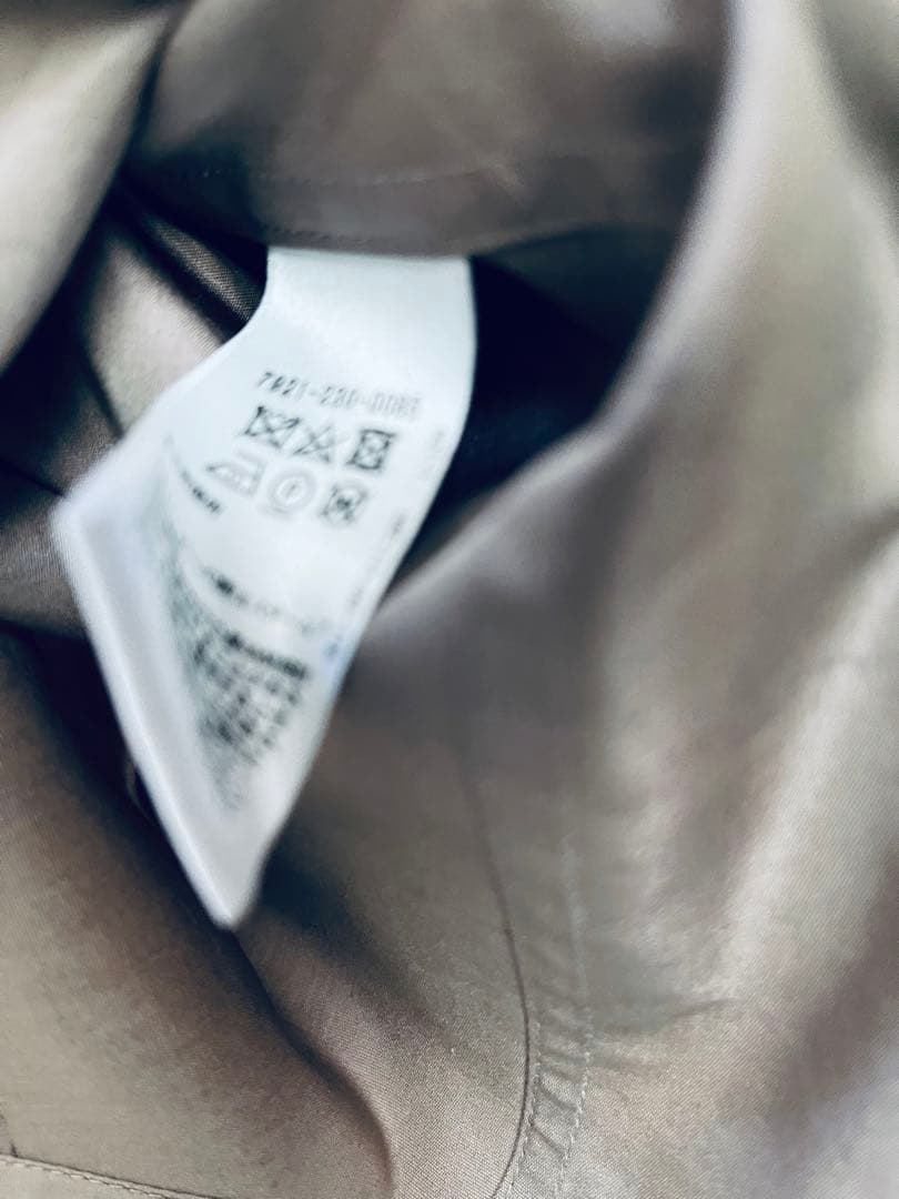 滝沢眞規子さん着用 同色同一【BLAMINK バックジッパーブラウス36